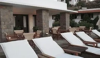 Ξενοδοχείο με διαμερίσματα Porto Merika 2*